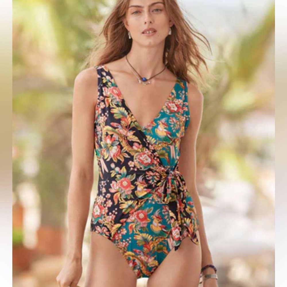 🔥SUNDANCE Catalog NEW STUNNING Radiant one piece swimsuit sz S Price firm!